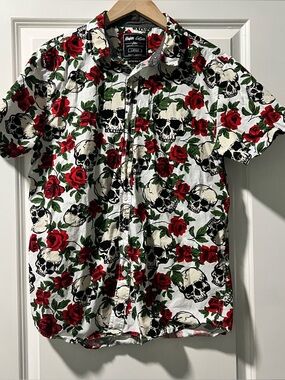 Modern Culture Men’s Skulls Red Roses All Over Print Button Down Shirt Sz Lg